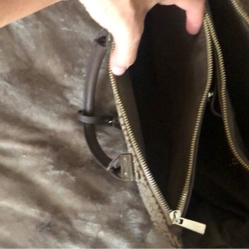 Reaction Kenneth Cole Brown and Black Tote - Picture 9 of 13
